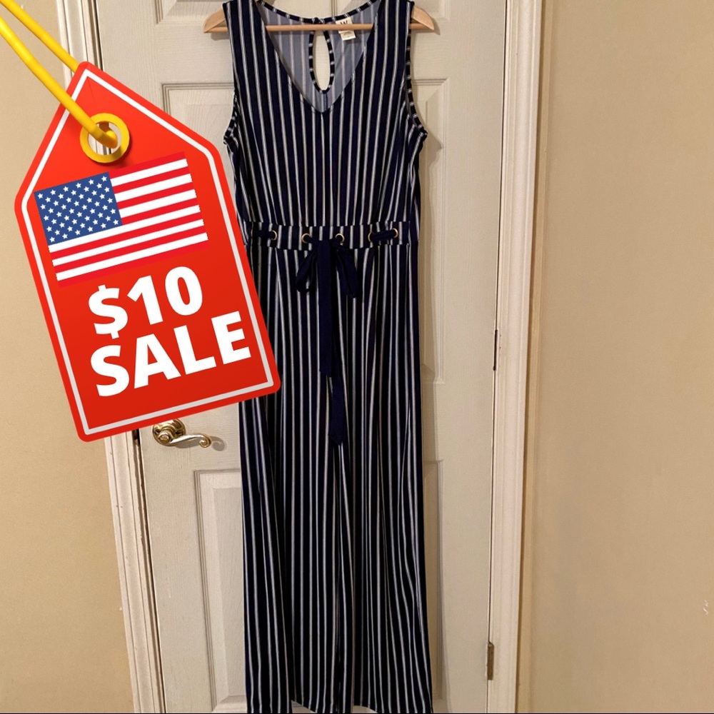 🇺🇸 $10 SALE 🇺🇸 Wrapper Navy and White Striped Wide Leg Jumpsuit- Large